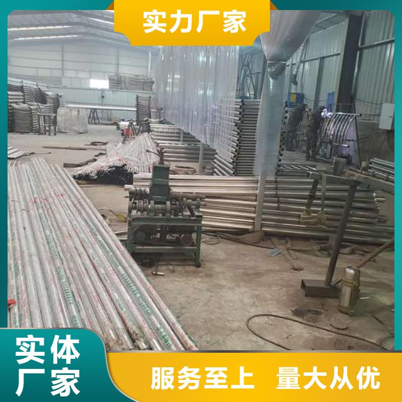 橋梁防撞護(hù)欄結(jié)實耐用