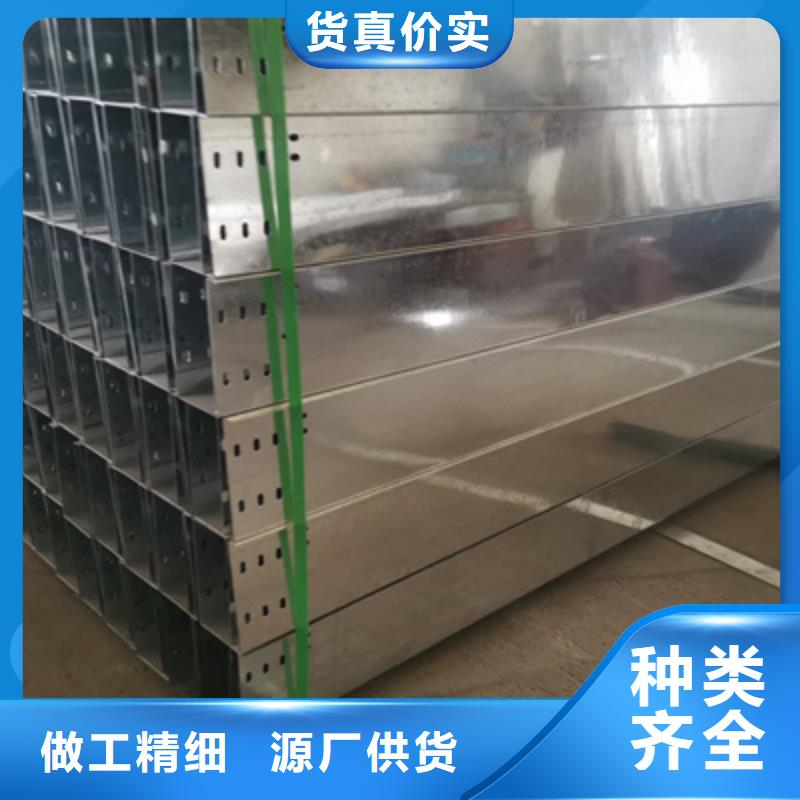 大跨距電纜橋架附近的工廠5分鐘前更新