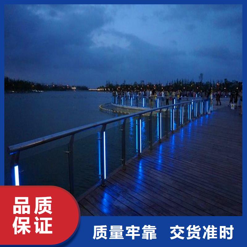 橋梁防撞護(hù)欄,防撞立柱專(zhuān)業(yè)生產(chǎn)設(shè)備