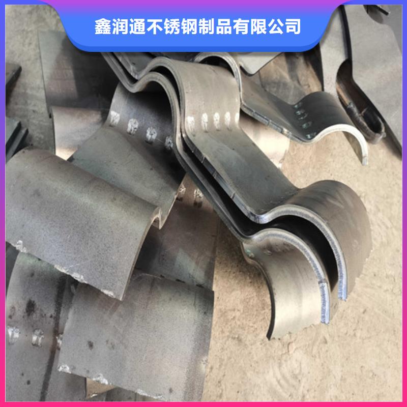 防撞碳素鋼噴塑護欄-防撞碳素鋼噴塑護欄量大從優(yōu)