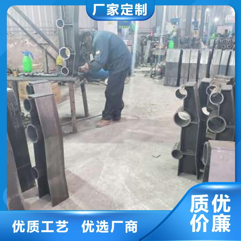 不銹鋼復(fù)合管橋梁護(hù)欄源頭廠家報(bào)價(jià)