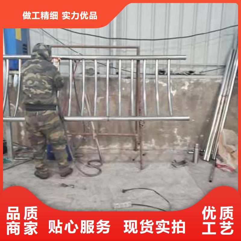 城市道路隔離護(hù)欄生產(chǎn)供應(yīng)