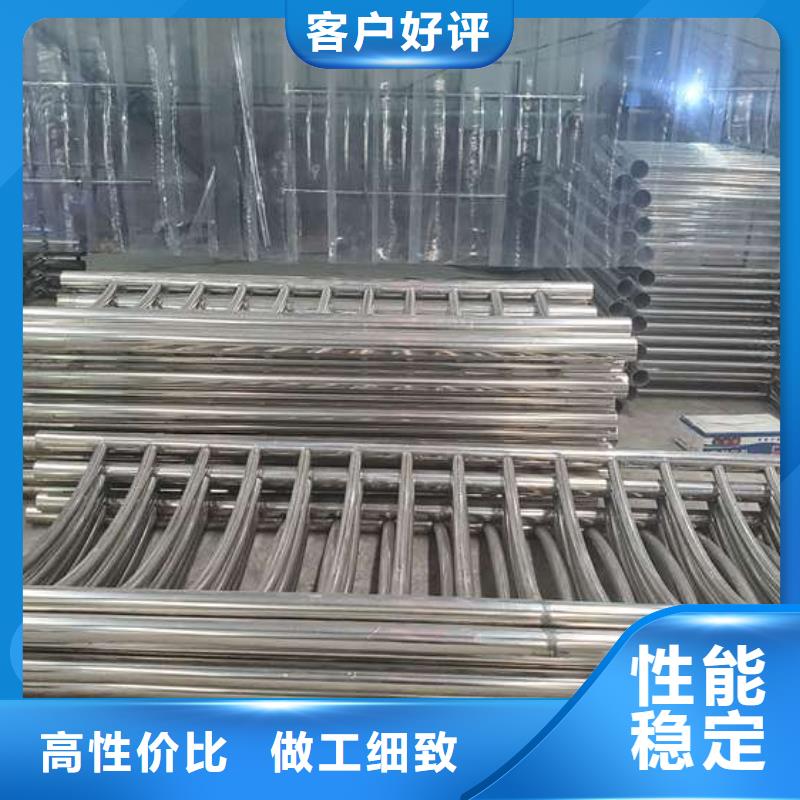 不銹鋼防撞護欄廠家施工簡便