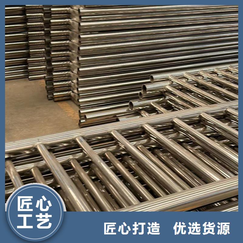 橋梁護欄廠家_M型防撞護欄出廠嚴格質(zhì)檢