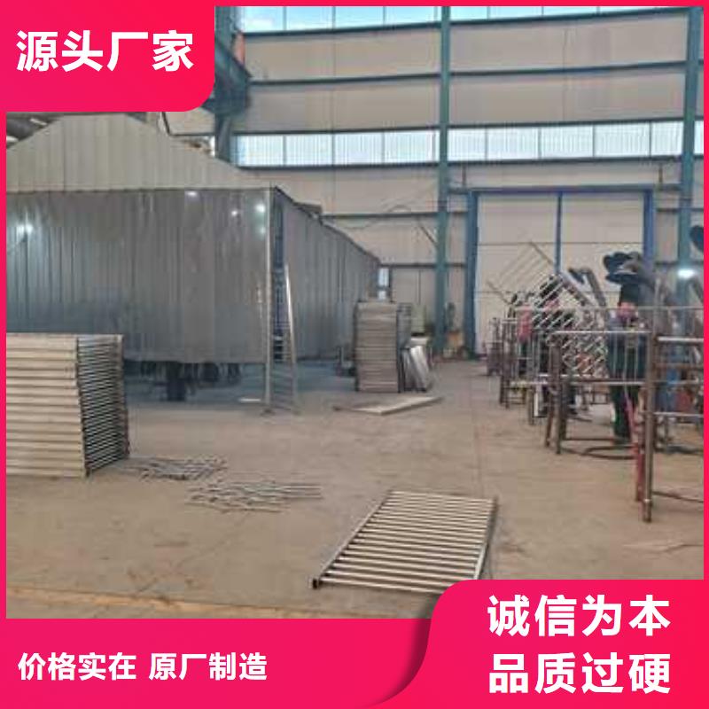 生產(chǎn)銷售公路防撞護欄廠家