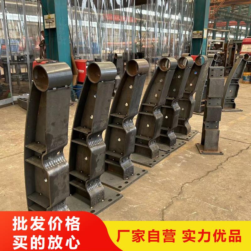 買馬路三橫梁防撞護欄認準聚晟護欄制造有限公司