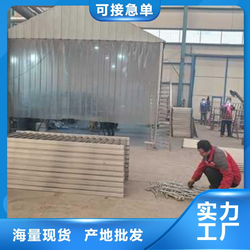 钢背木护栏选钢背木护栏厂家