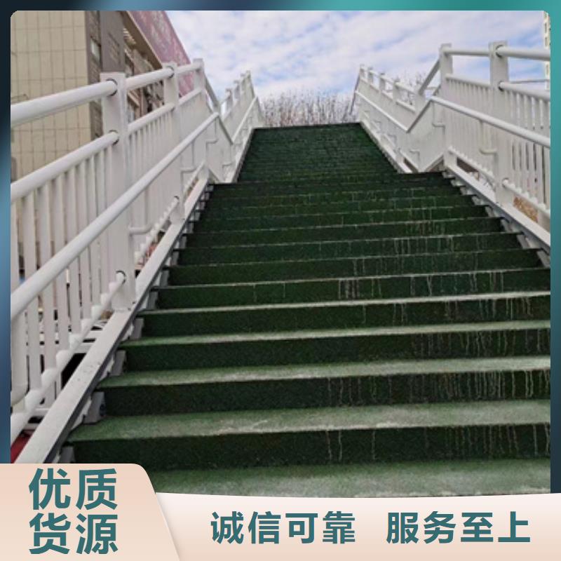 金屬梁柱式中央防撞護(hù)欄出廠價(jià)
