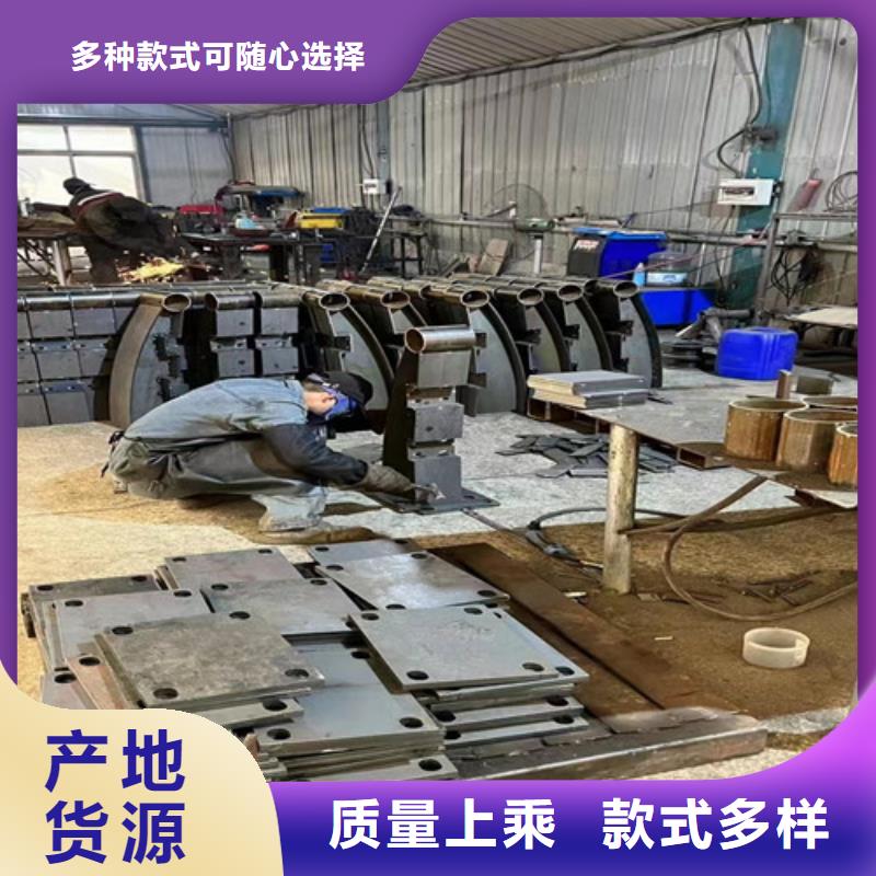 聚晟護(hù)欄制造有限公司燈光防撞護(hù)欄價(jià)格低交貨快