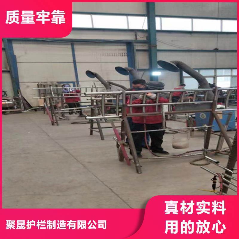 不銹鋼復合管道路護欄供不應求