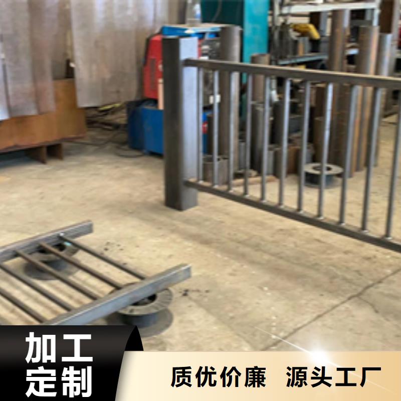 防撞護欄鍍鋅噴塑防撞欄款式新穎
