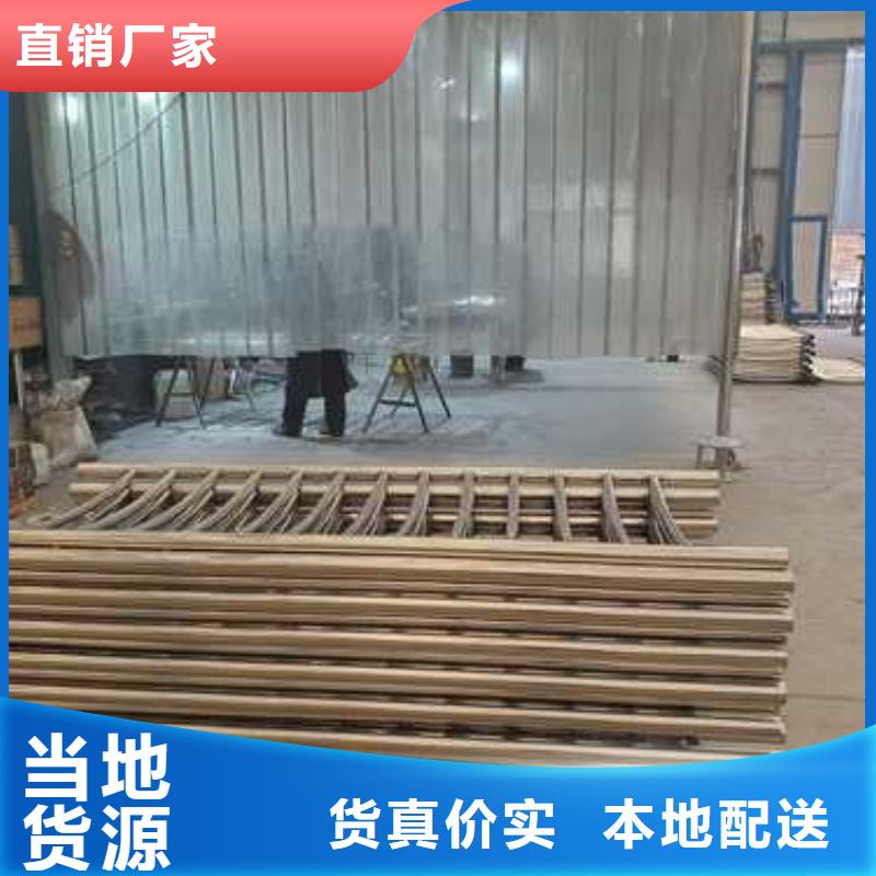 專注制造燈光防撞護欄廠家