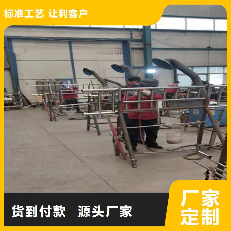 不銹鋼復合管鍍鋅波形護欄質量上乘