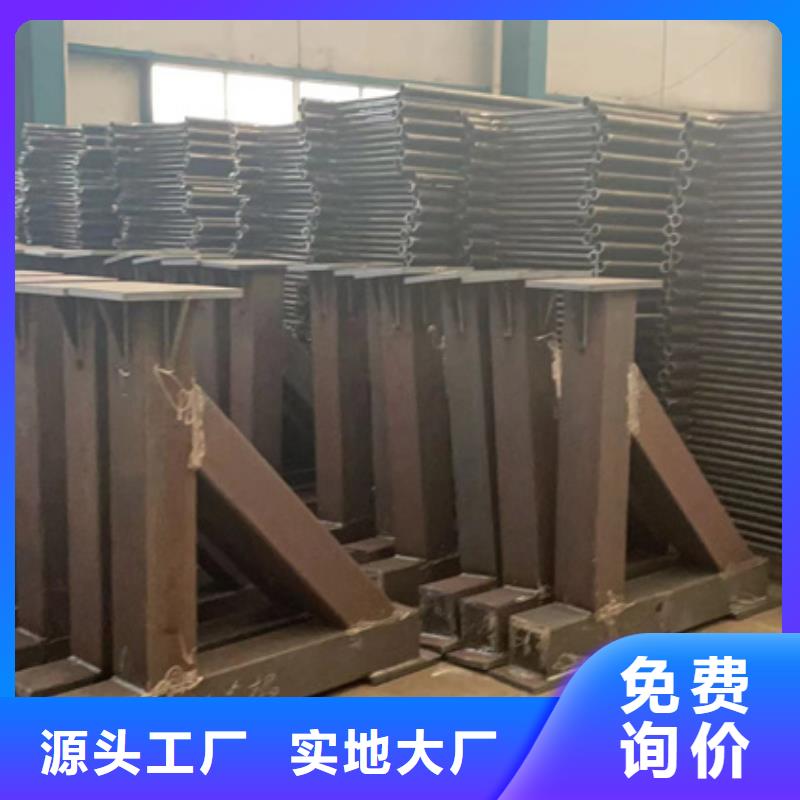 不銹鋼復(fù)合管市政道路防護(hù)欄批發(fā)供應(yīng)