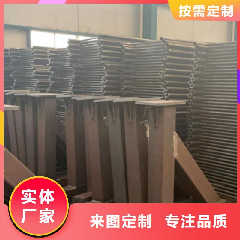 不銹鋼復(fù)合管鍍鋅波形護(hù)欄用品質(zhì)說話