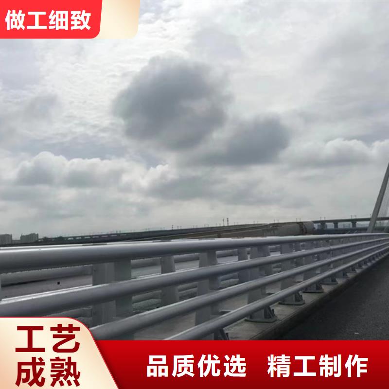 桥梁两侧防撞护栏质量严格把控