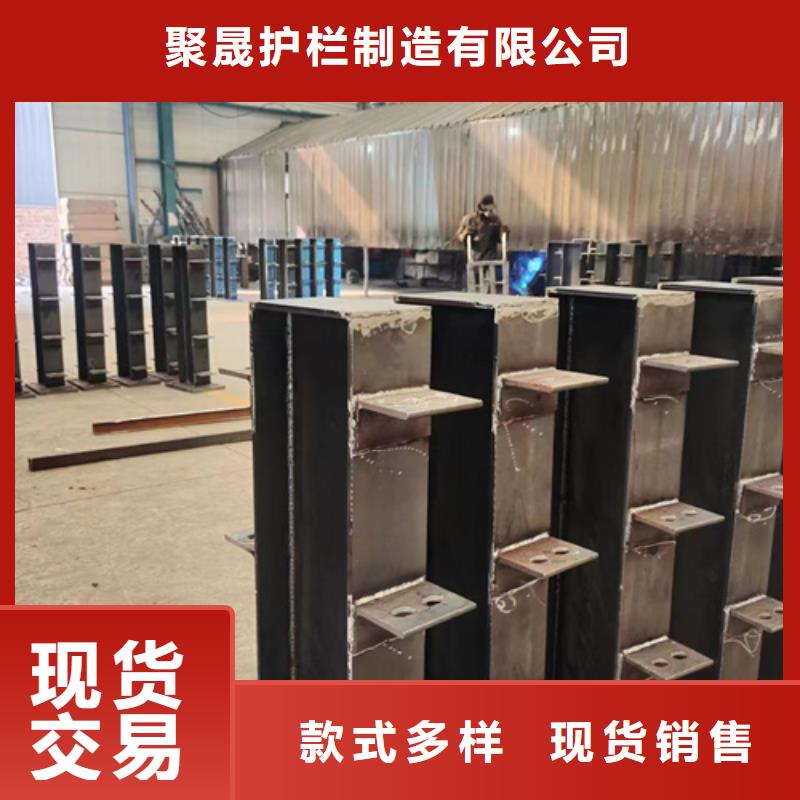 304不銹鋼復(fù)合管橋梁護(hù)欄廠家送貨及時(shí)