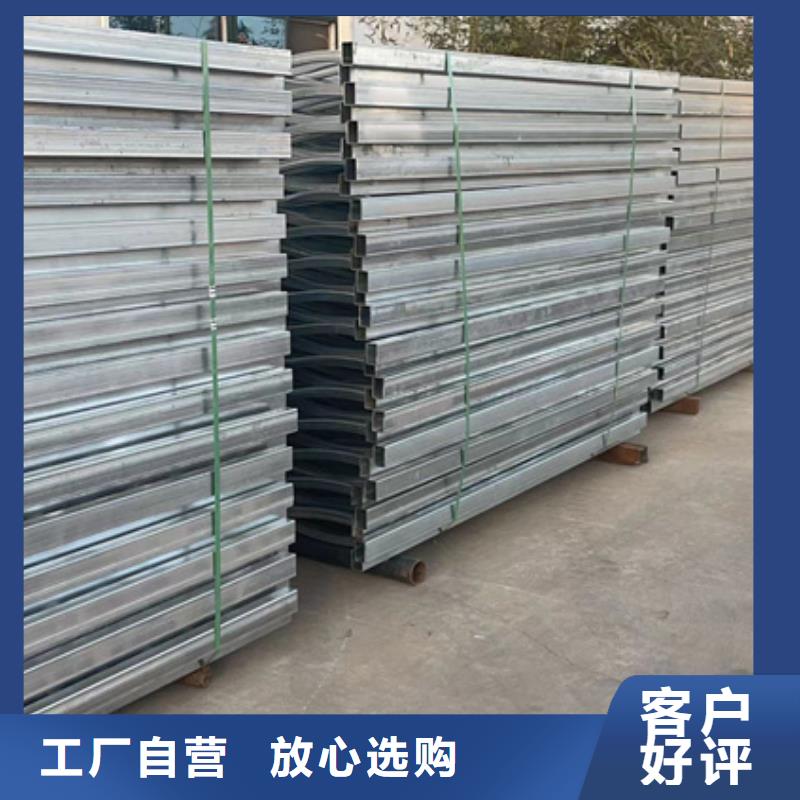 有現(xiàn)貨的不銹鋼河道護(hù)欄廠(chǎng)家