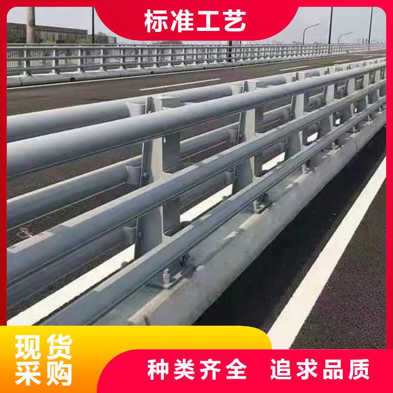 防撞護欄打樁機技術先進,