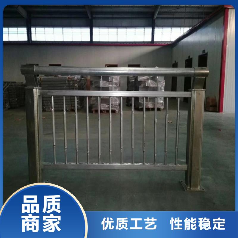 护栏_机动车隔离护栏 厂家拥有先进的设备