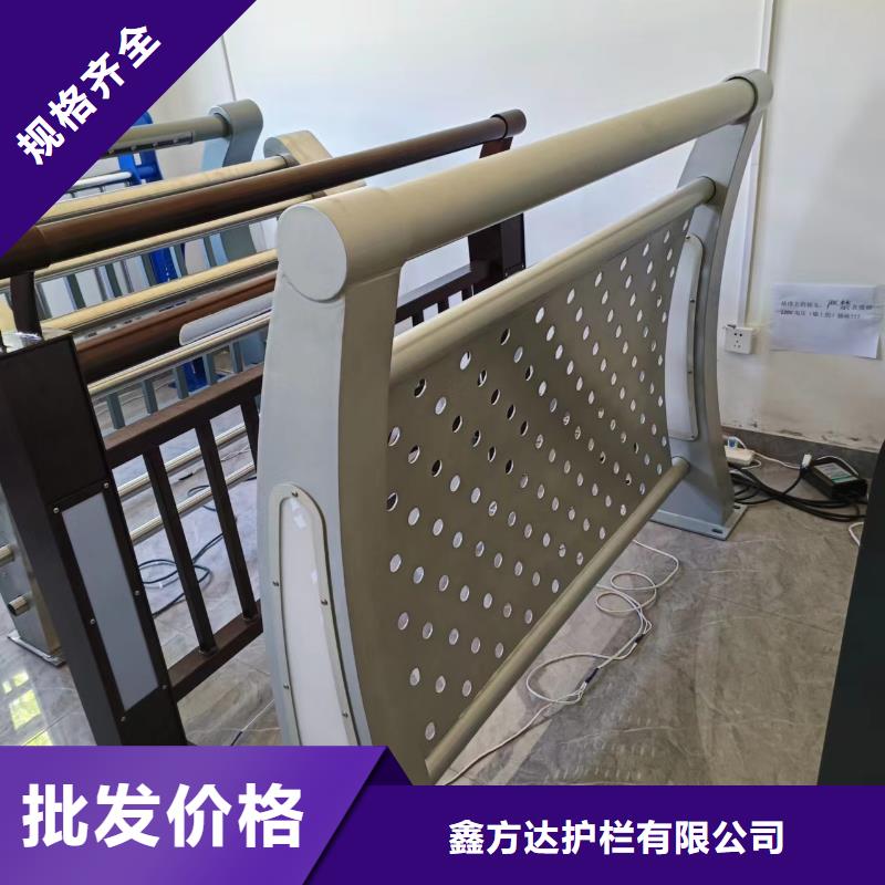 304不銹鋼復(fù)合管河道護欄非標定制聯(lián)系方式
