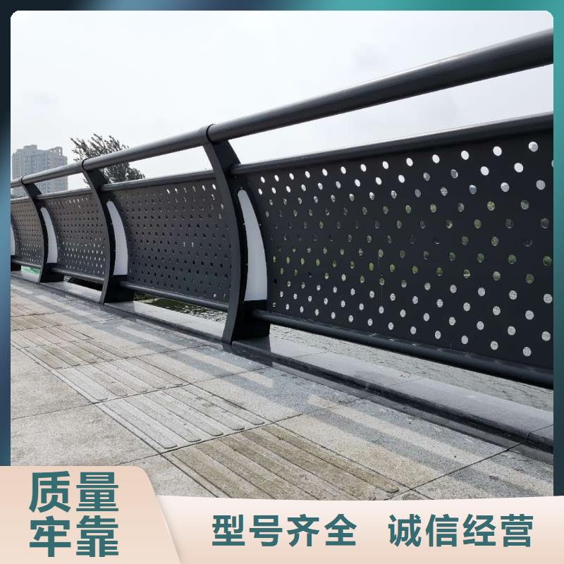 河道護(hù)欄,鋼背木護(hù)欄自產(chǎn)自銷