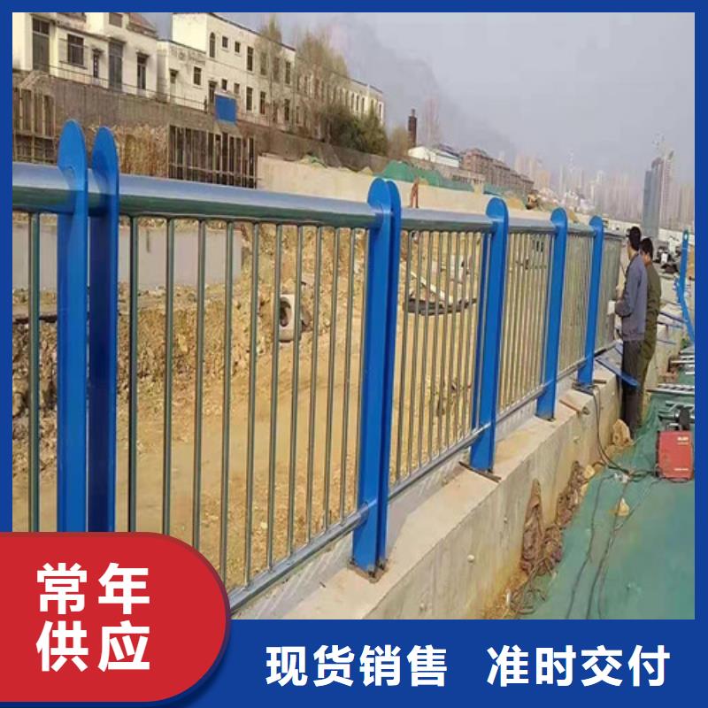 道路護(hù)欄LED防護(hù)欄桿優(yōu)選原材