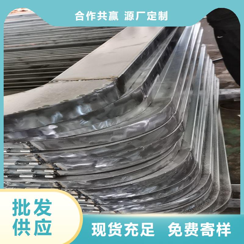 乡村简约候车亭