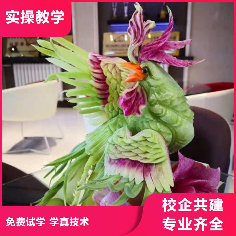 蠡縣廚師學(xué)校學(xué)費(fèi)一年多少錢實(shí)踐教學(xué)，結(jié)合理論