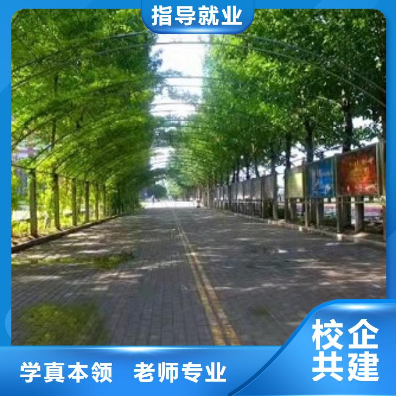【挖掘機技校挖掘機培訓學校就業不擔心】