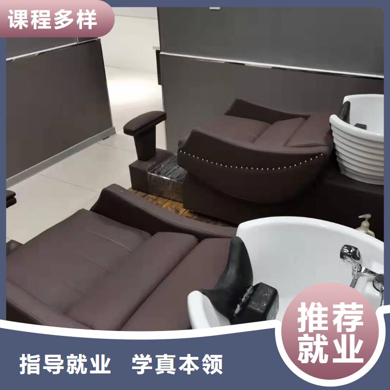 美發培訓學校哪里能學挖掘機隨到隨學