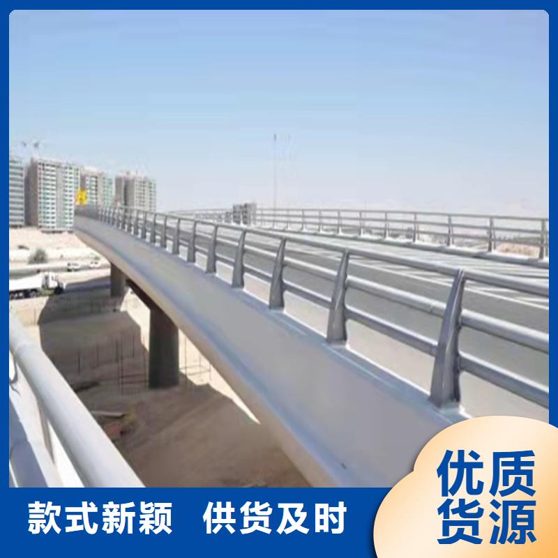 防撞護(hù)欄鋼立柱生產(chǎn)廠家