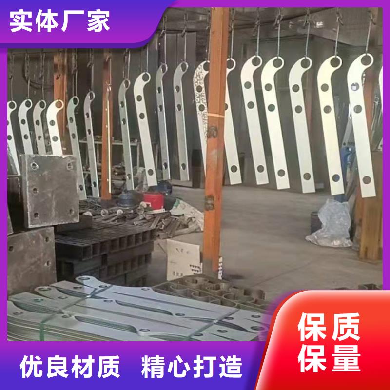 定做不銹鋼復合管河道護欄的當?shù)貜S家