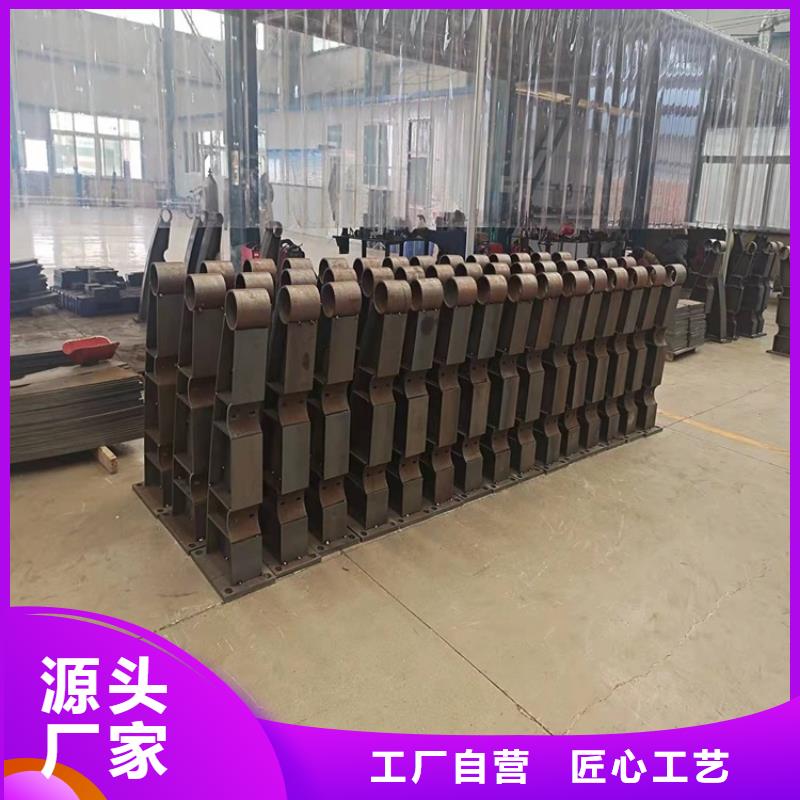 公路防撞护栏坚固耐用