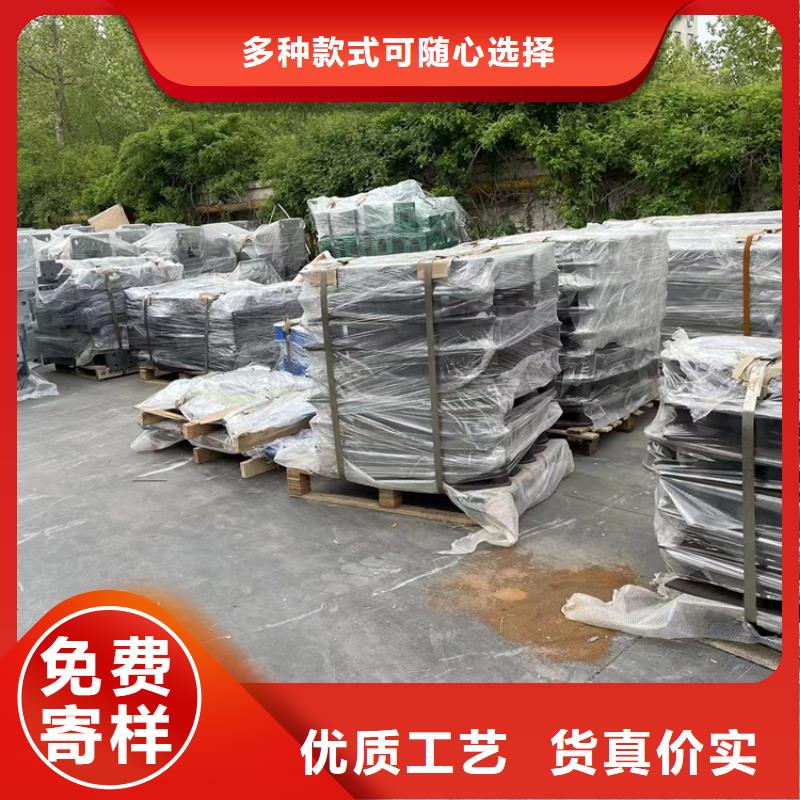 澄邁縣口碑好的不銹鋼復(fù)合管隔離護(hù)欄生產(chǎn)廠家