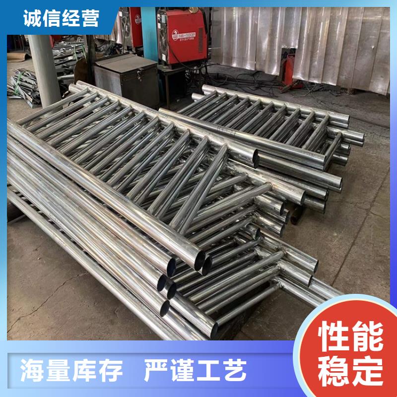 Q235B防撞護欄_品類齊全