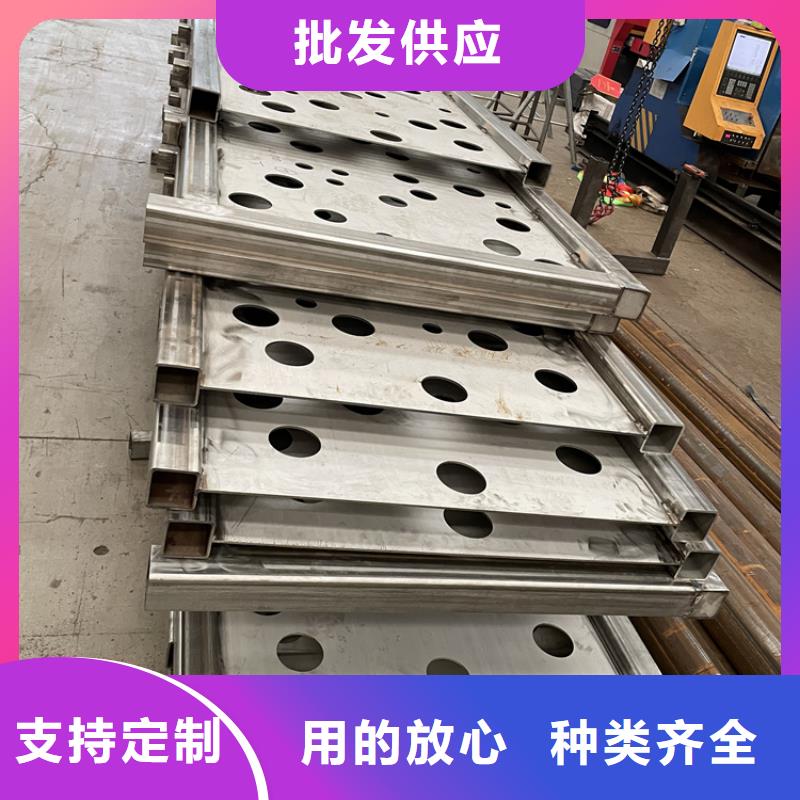 高品質(zhì)不銹鋼復(fù)合管護(hù)欄_不銹鋼復(fù)合管護(hù)欄廠商