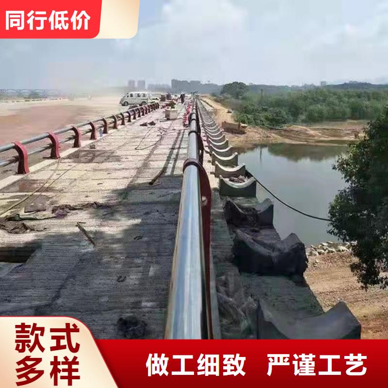 304不銹鋼復(fù)合管橋梁護(hù)欄批發(fā)