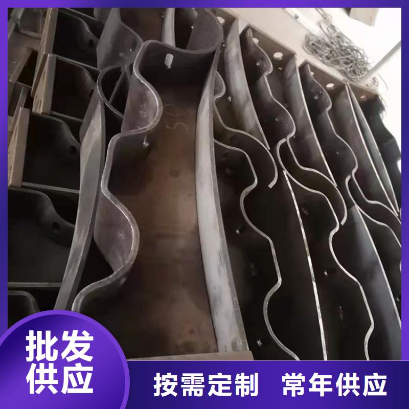 生產(chǎn)不銹鋼橋梁護(hù)欄的供貨商
