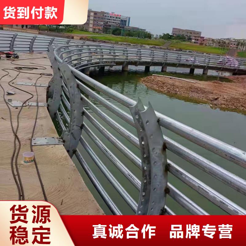 護欄道路隔離欄敢與同行比質(zhì)量
