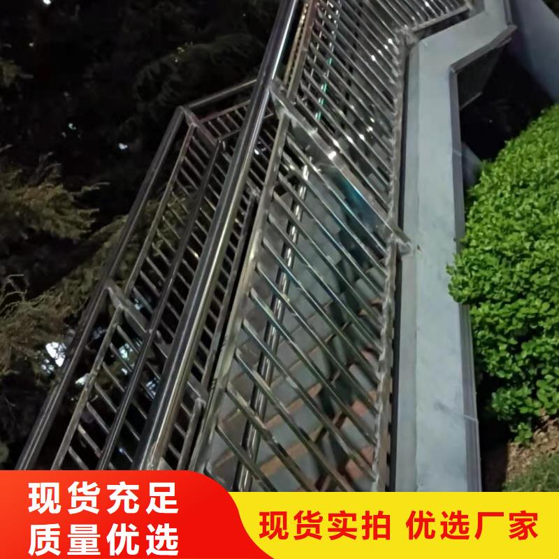 萬全區(qū)防撞護欄交貨周期短