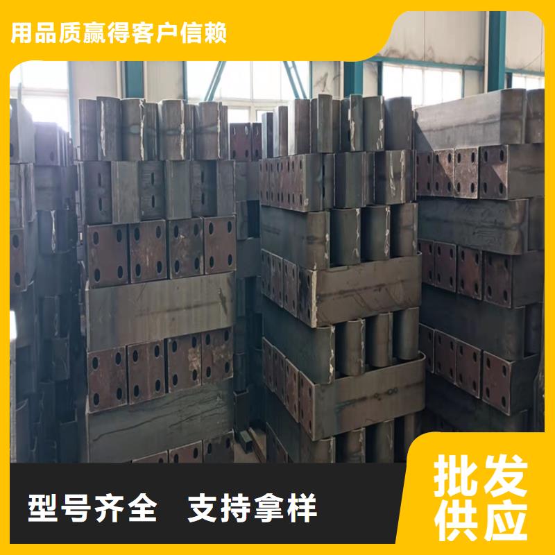 不銹鋼碳素鋼復(fù)合管橋梁護(hù)欄經(jīng)久耐用