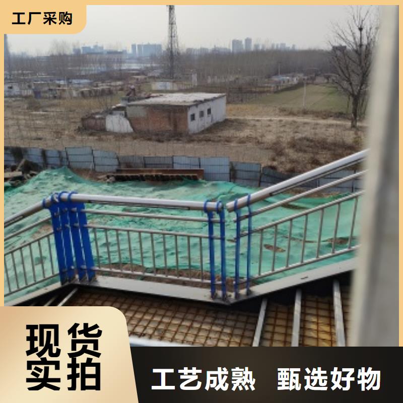 生產(chǎn)不銹鋼欄桿的實(shí)體廠家