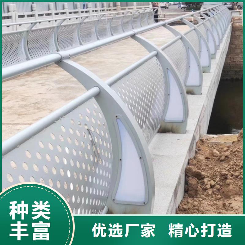 防撞燈光護欄廠家現(xiàn)貨批發(fā)