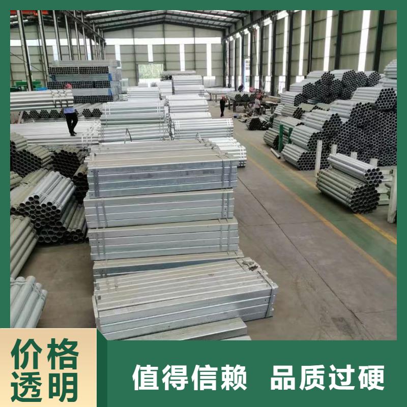 防撞燈光護欄經(jīng)久好用