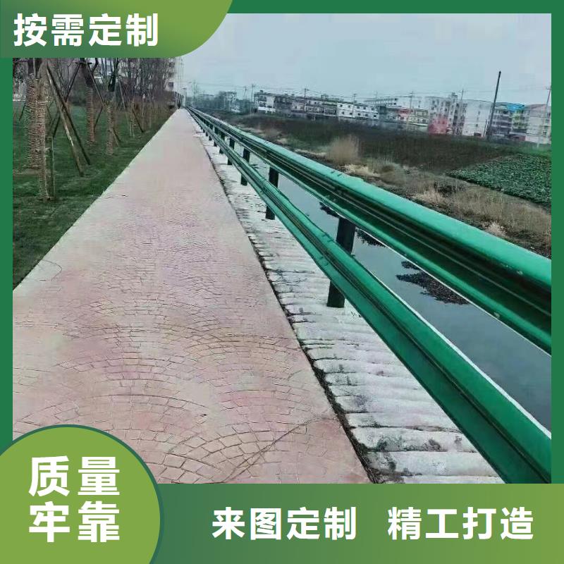 誠(chéng)信的不銹鋼復(fù)合管河道護(hù)欄廠家