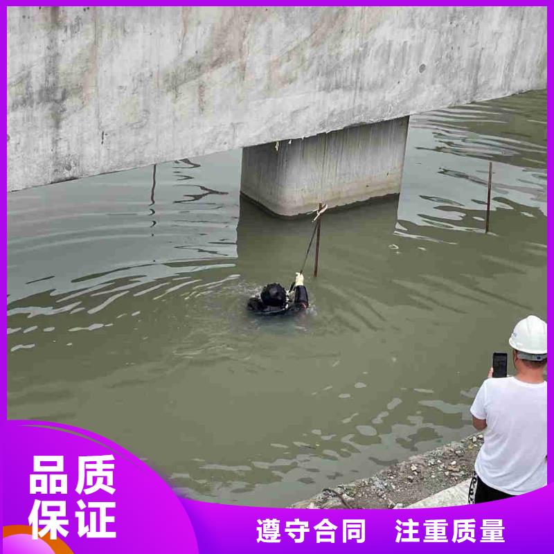 潛水員在污水管道中砌堵頭多種規(guī)格