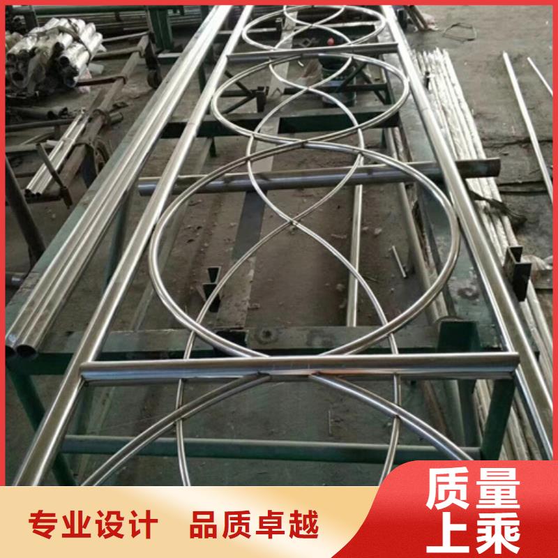 公路不銹鋼復合管護欄價格合理實力老廠用質量和誠信捍衛平安