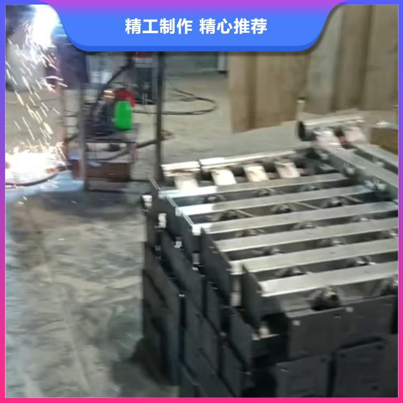 護(hù)欄立柱橋梁防撞立柱原廠制造