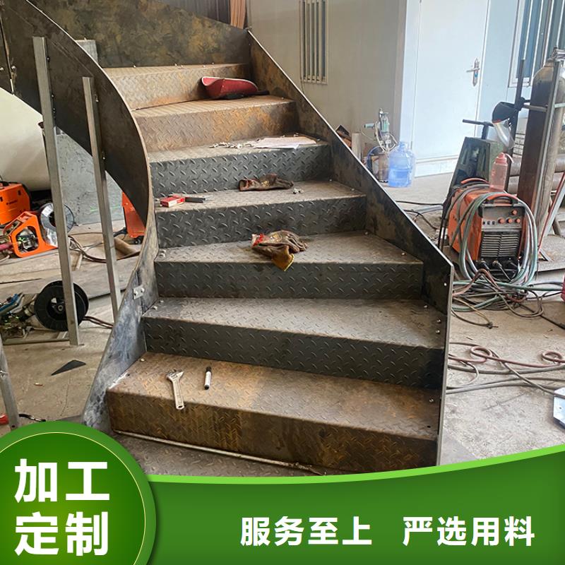 鋼木卷板卷弧工程樓梯堅固耐用